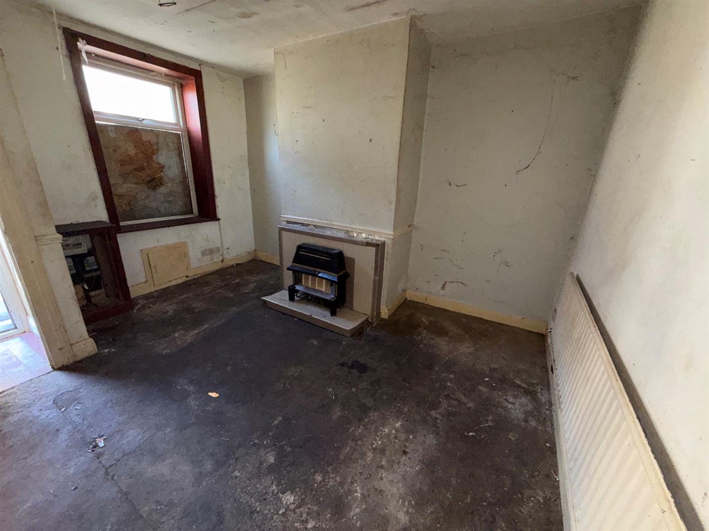 2 bed house - terraced, photo 2