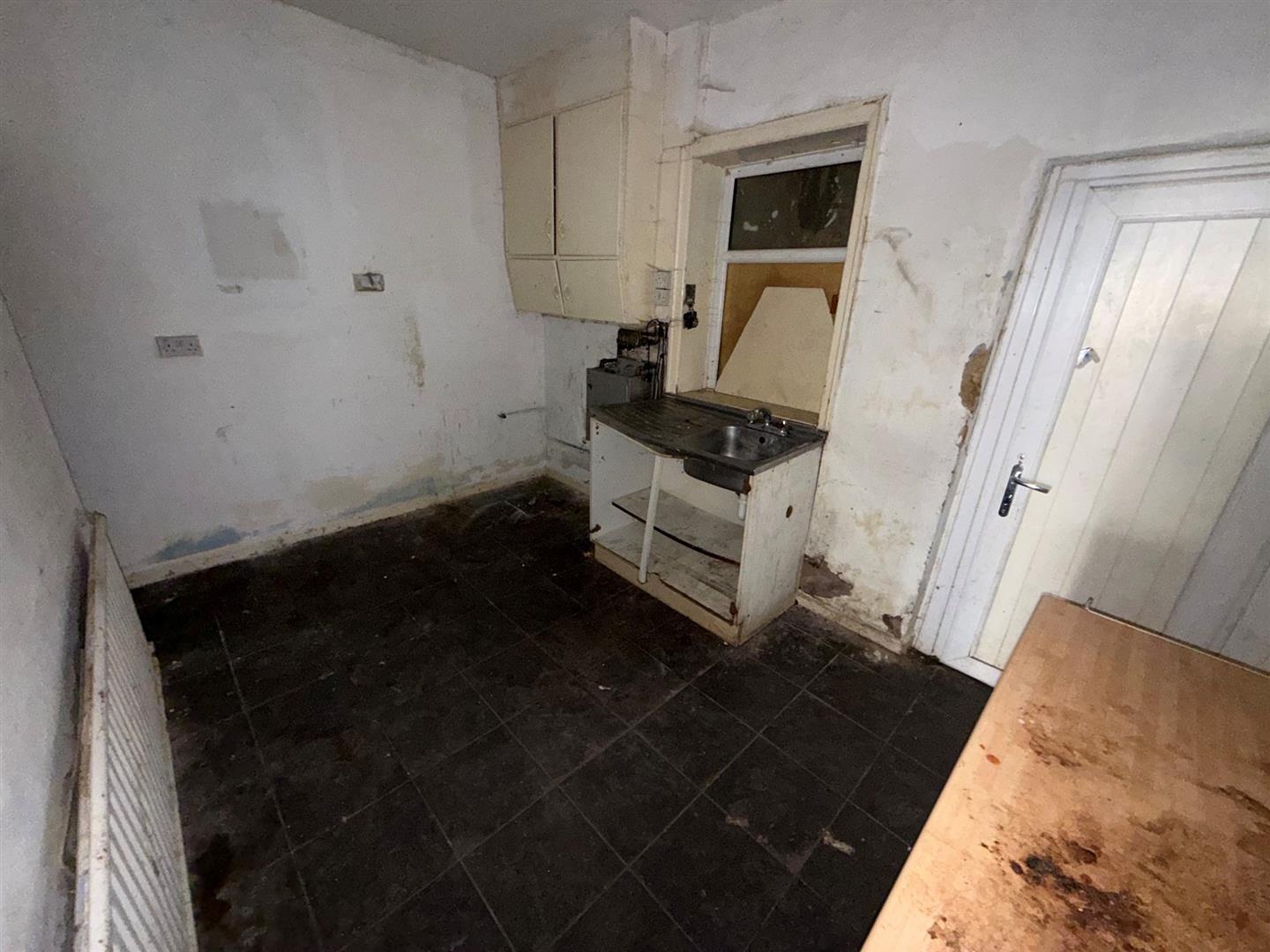 2 bed house - terraced, photo 3