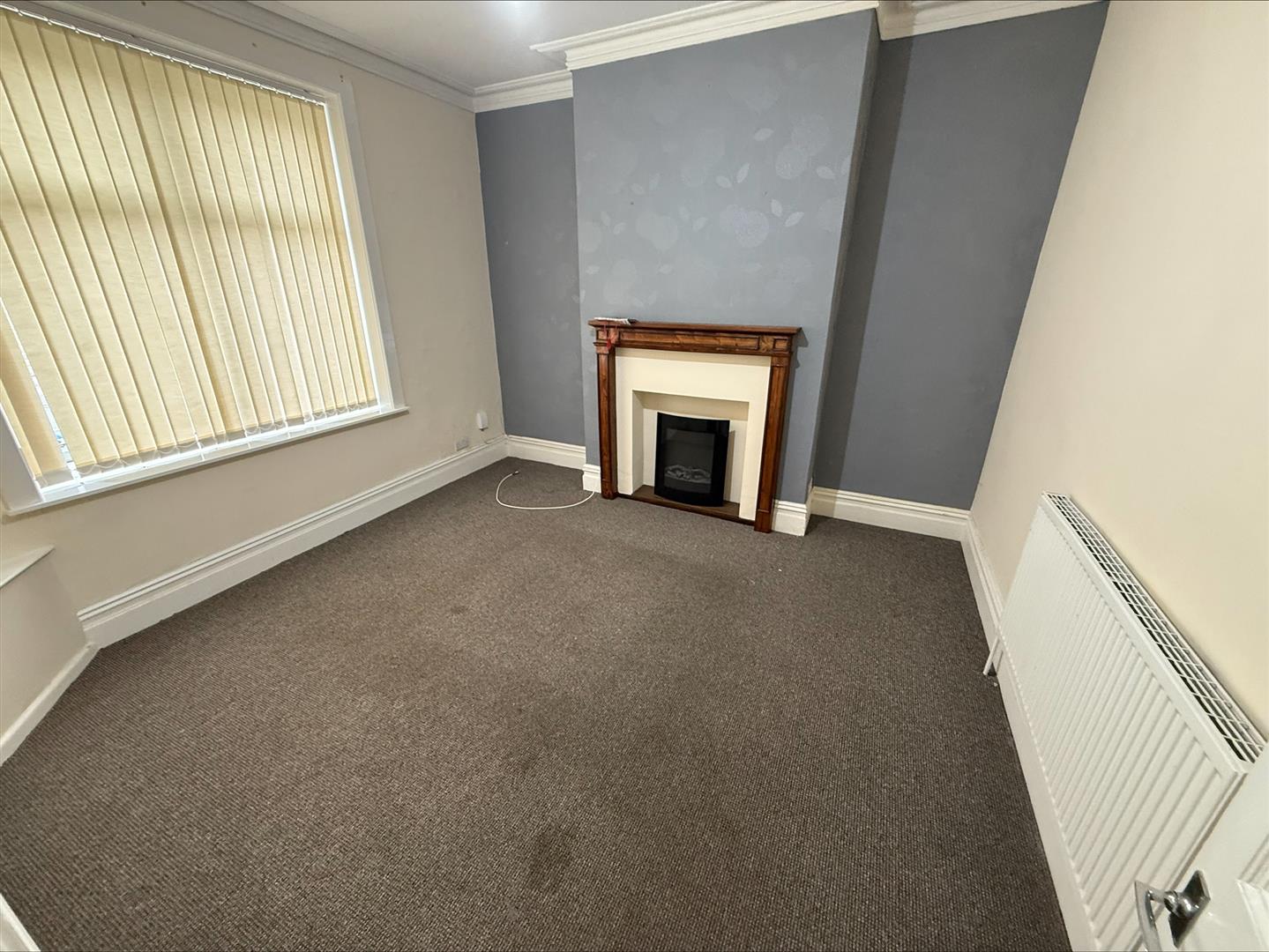 2 bed house - terraced, photo 2
