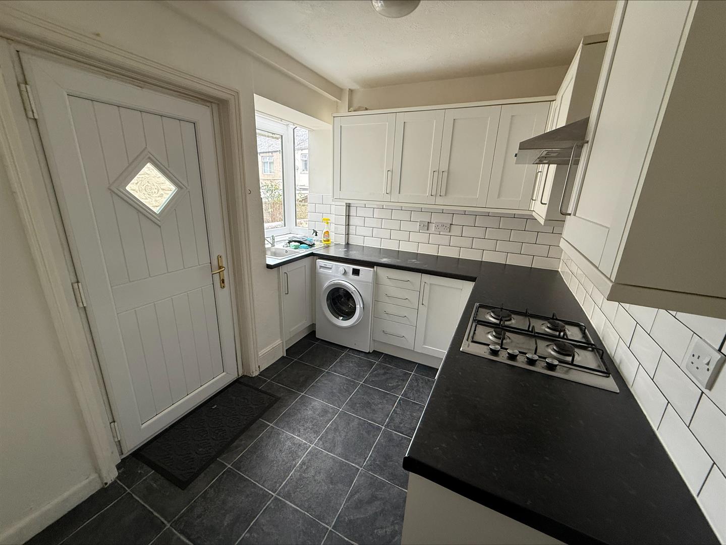 2 bed house - terraced, photo 3