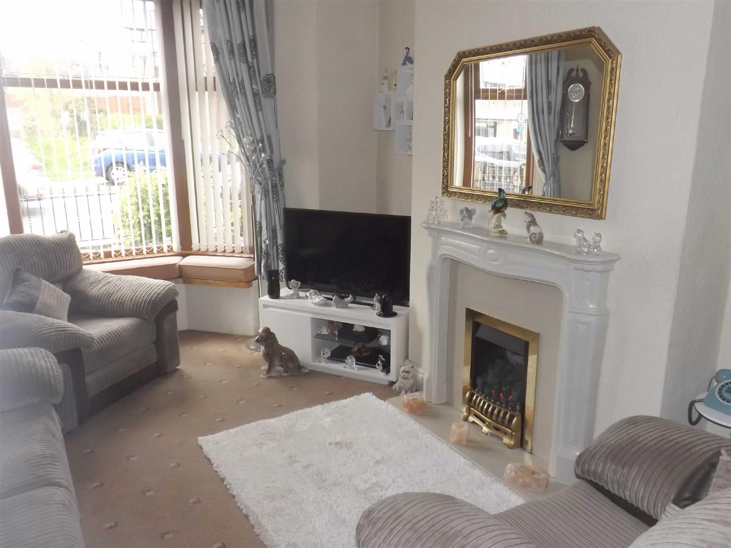 2 bed house - terraced, photo 2