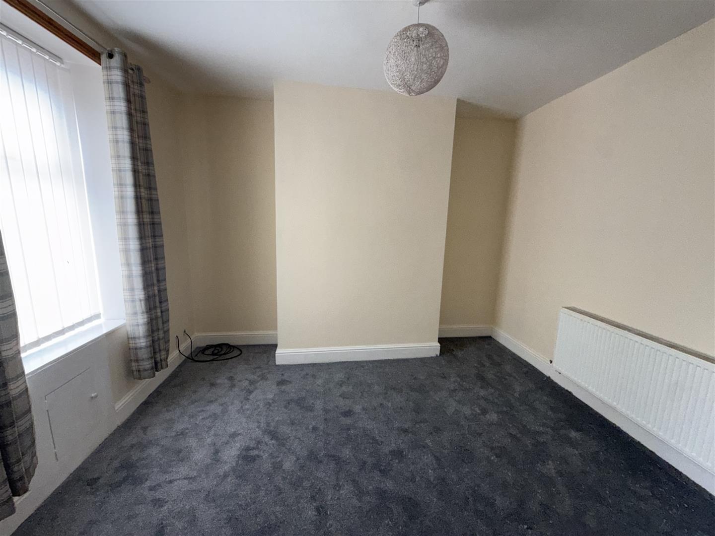 2 bed house - terraced, photo 2