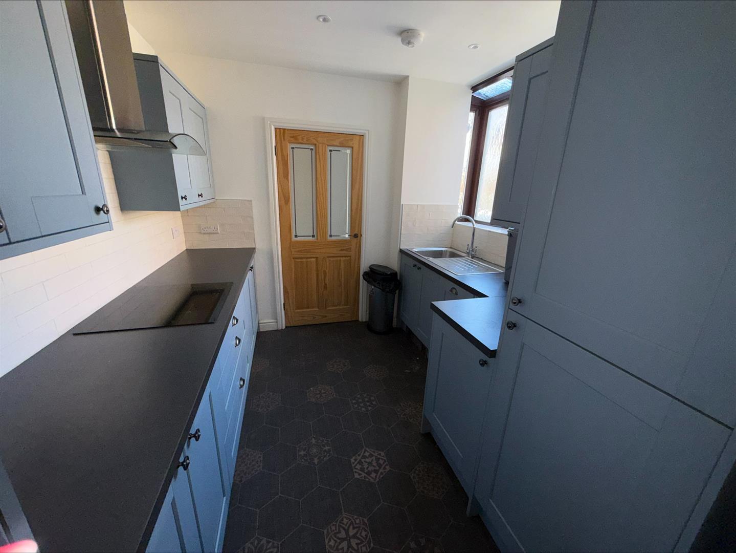 2 bed house, photo 3