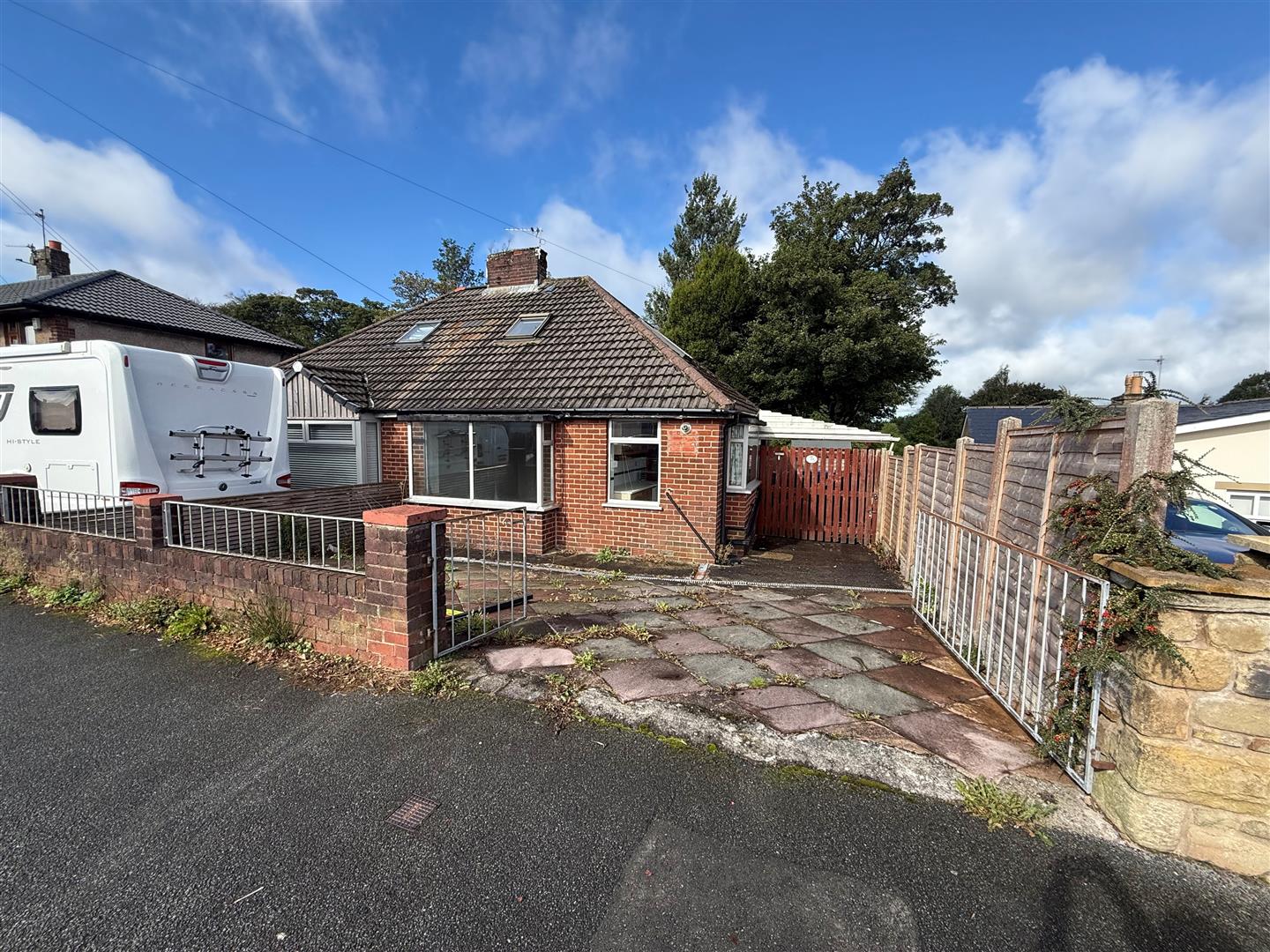 1 bed bungalow - semi detached on Edinburgh Drive, Oswaldtwistle, Accrington