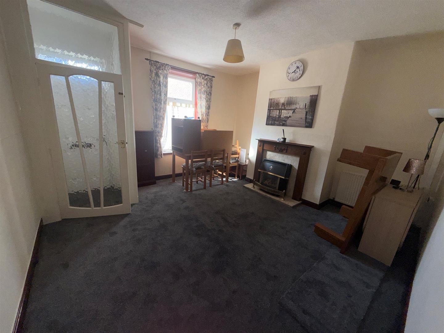 2 bed house - terraced, photo 2