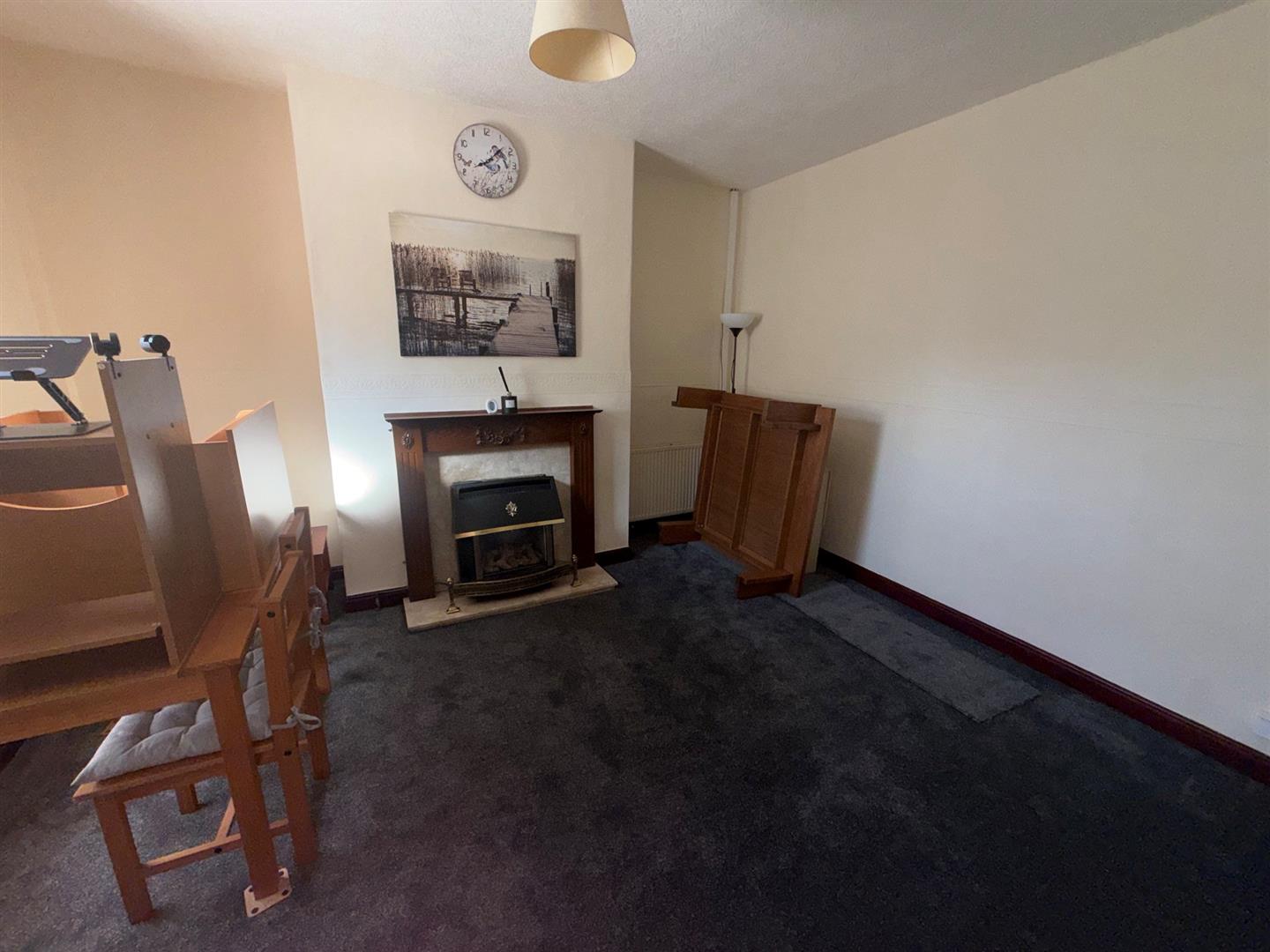 2 bed house - terraced, photo 3