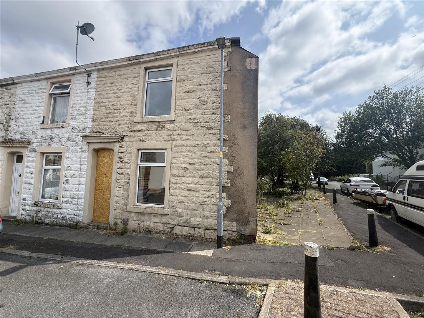 2 bed house, 27 Grimshaw StreetChurchLancashire