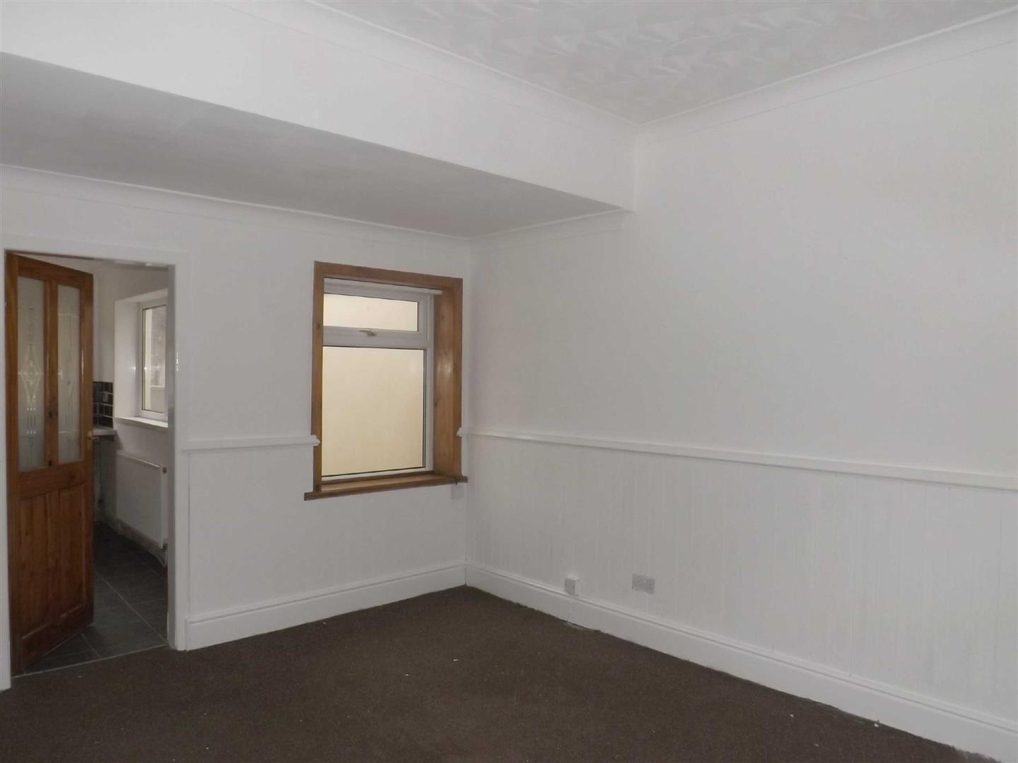 2 bed house - terraced, photo 2