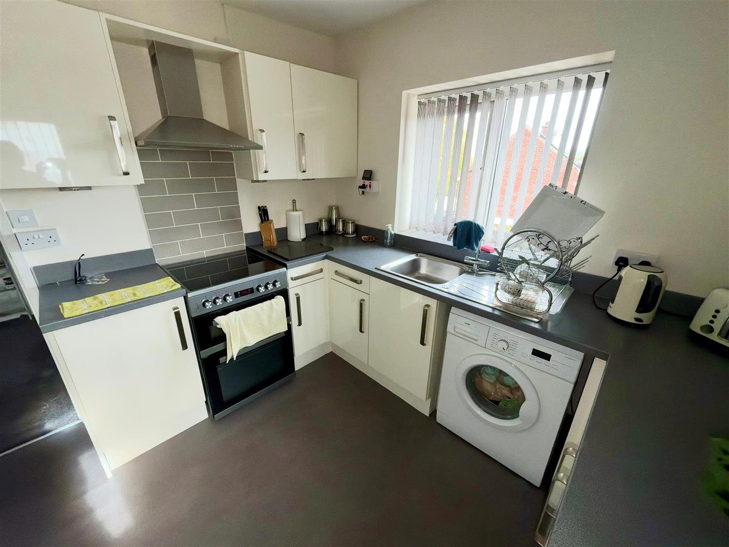 2 bed maisonette, photo 3