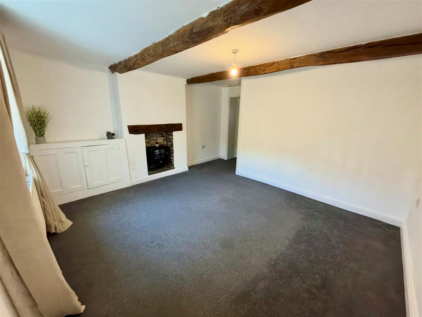 2 bed house - terraced, photo 3