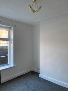 2 bed house, photo 2