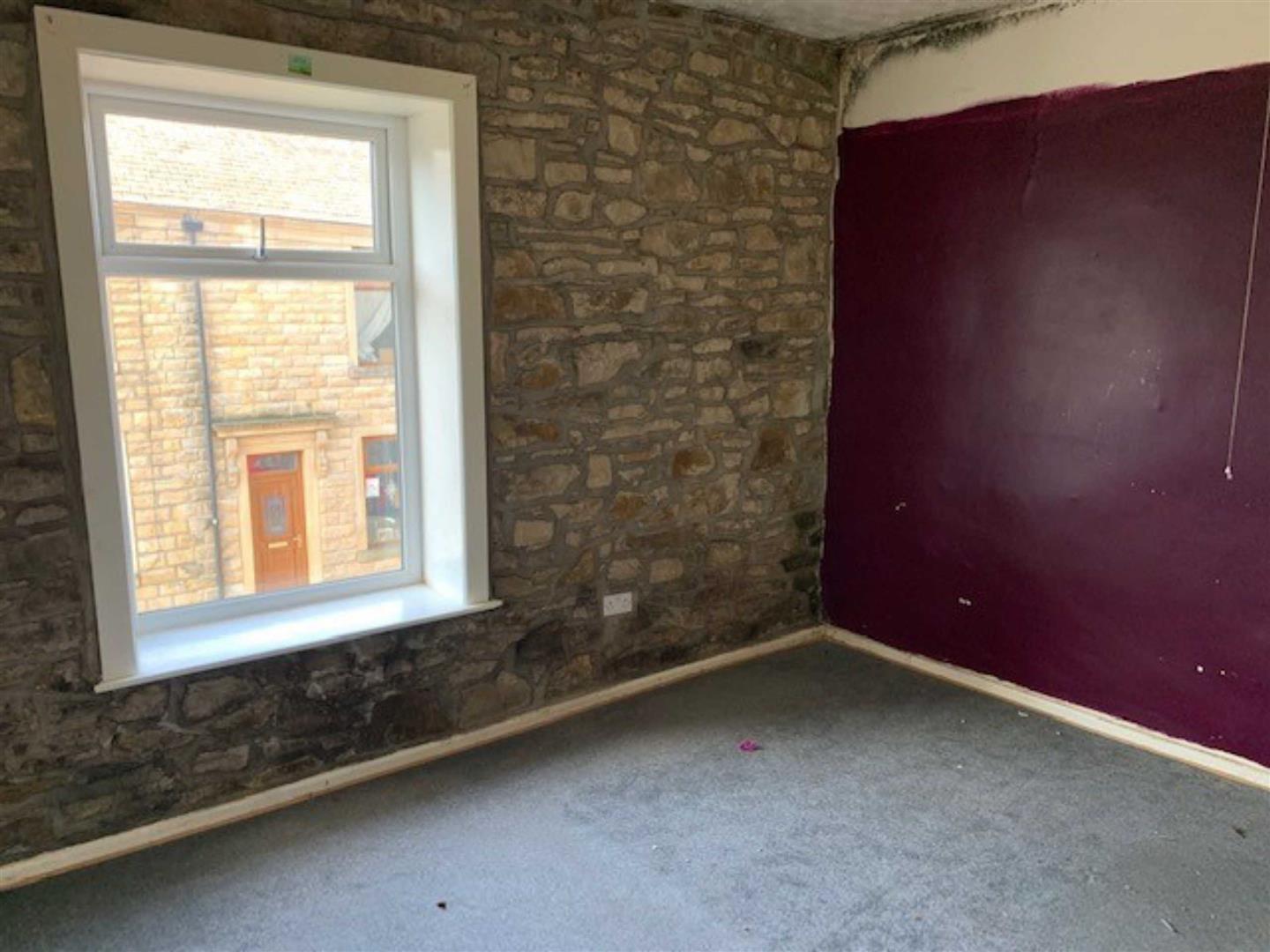 3 bed house - terraced, photo 3