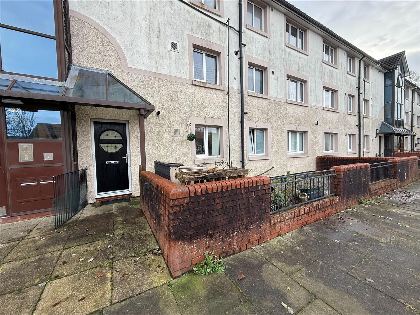 2 bed flat — Elder Court, Accrington