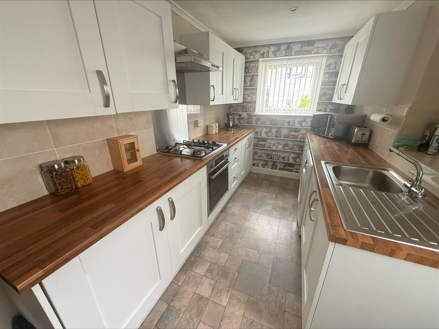 2 bed house, photo 3